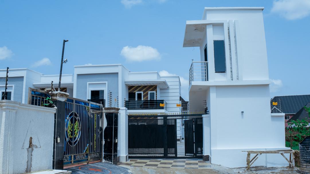 Luxury 4 Bedroom Terrace Duplex With 3 Units-1