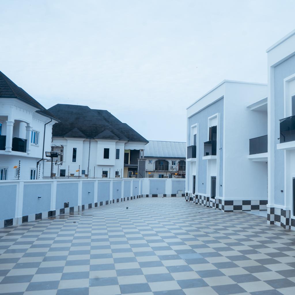 Estate Living vs Standalone Property in Lagos: Which Is the Smarter Buy?